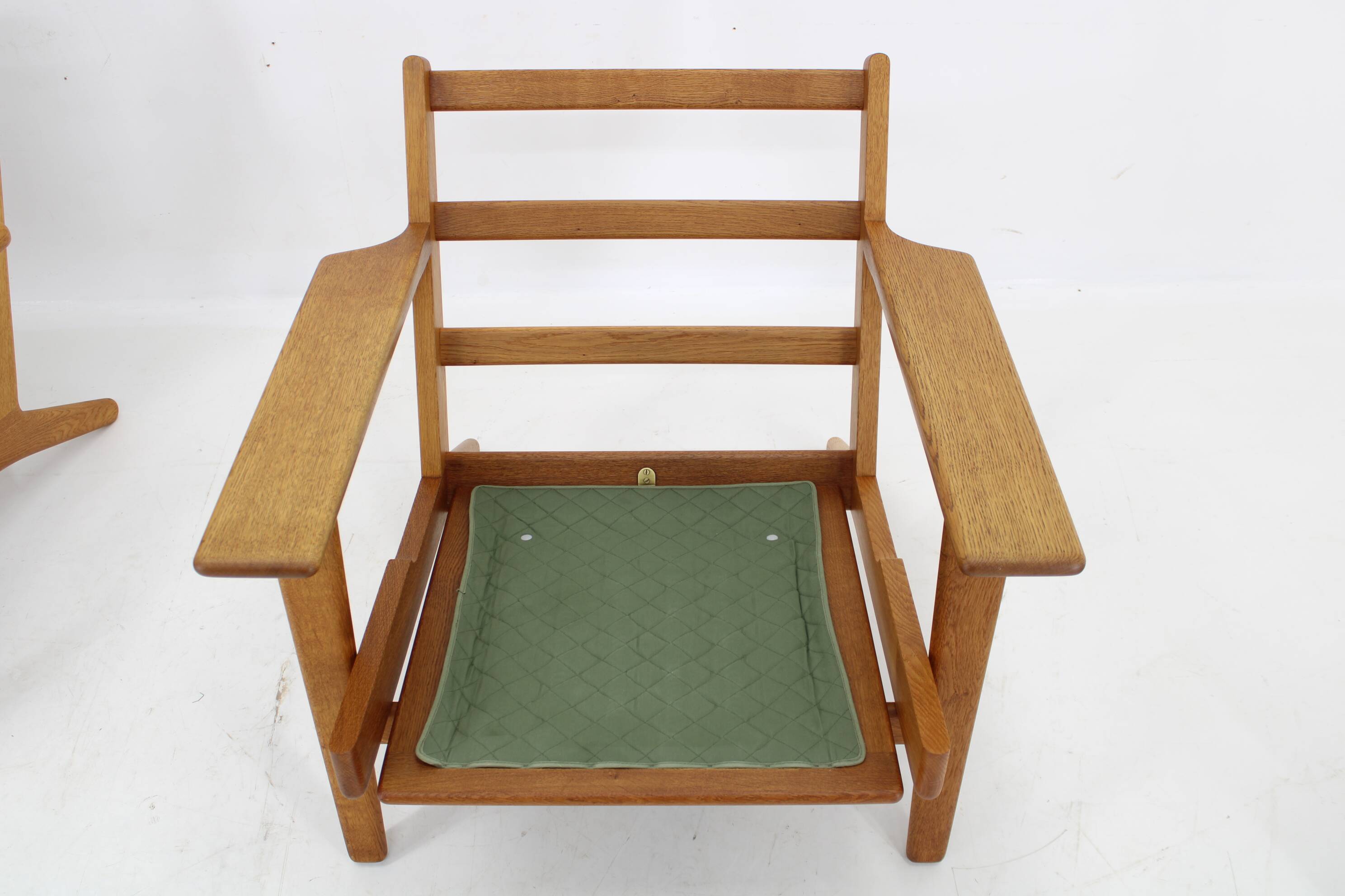 1960s Hans J. Wegner Pair of GE 290 Armchairs in Oak for Getama, Denmark