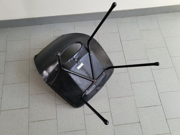 Chaise tonneau de Pierre Guariche pour Steiner 1950