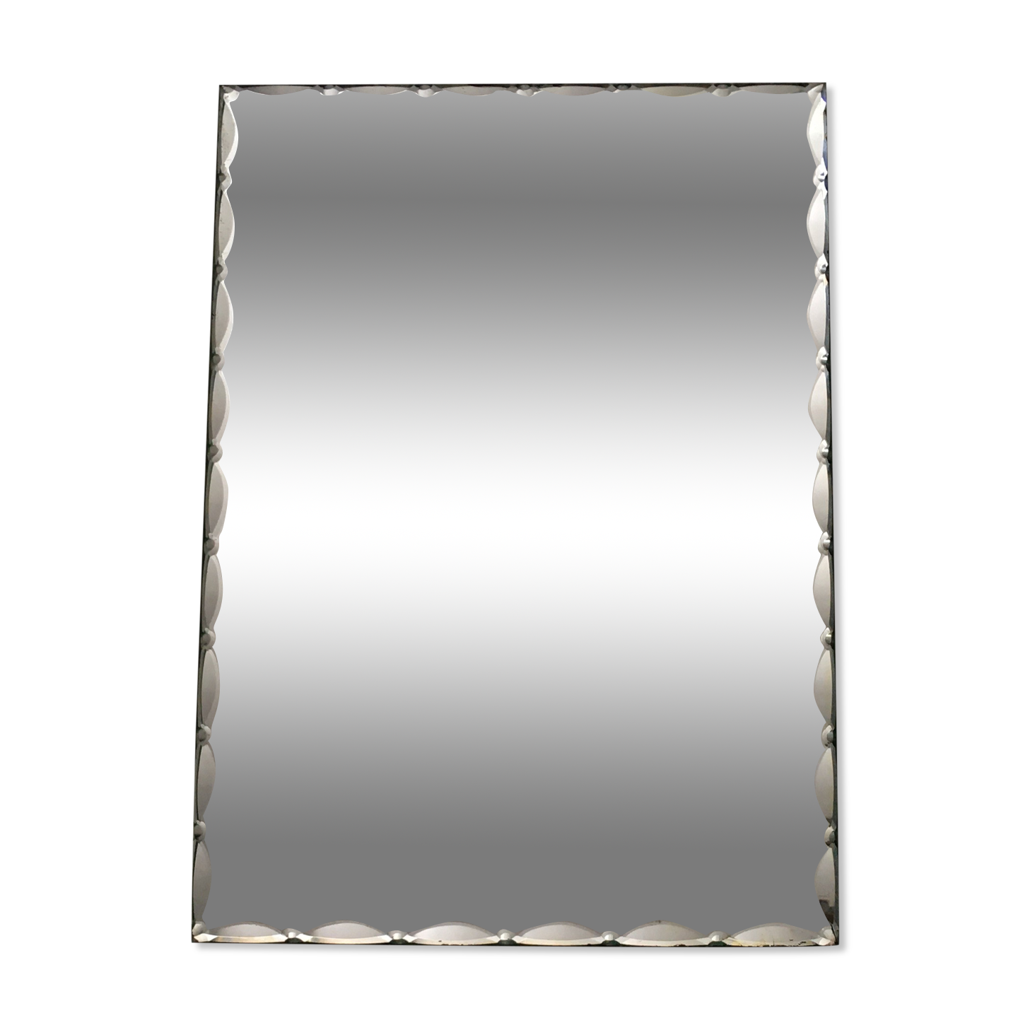 Beveled mirror