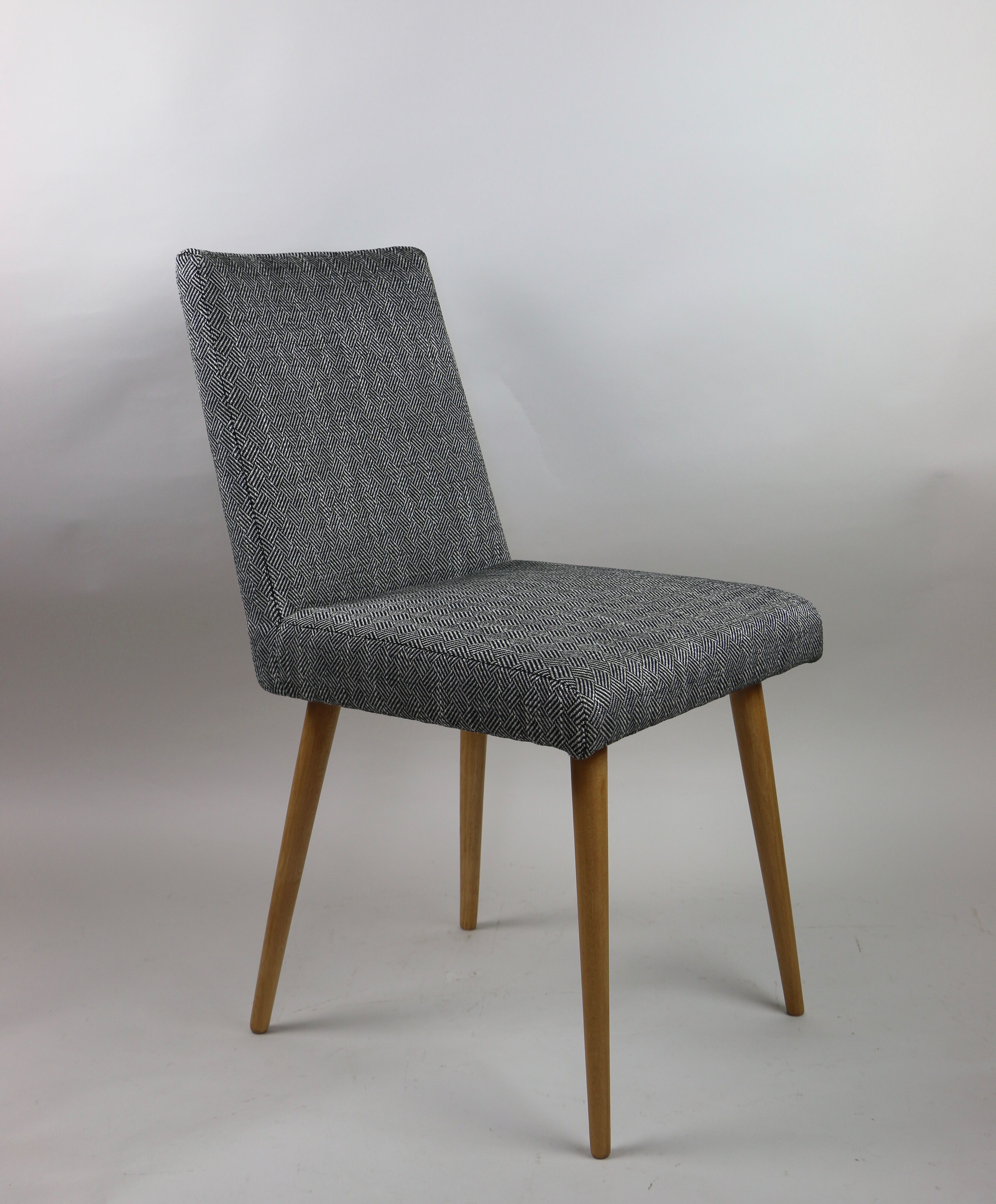 Chaises vintage noir et blanc années 1970