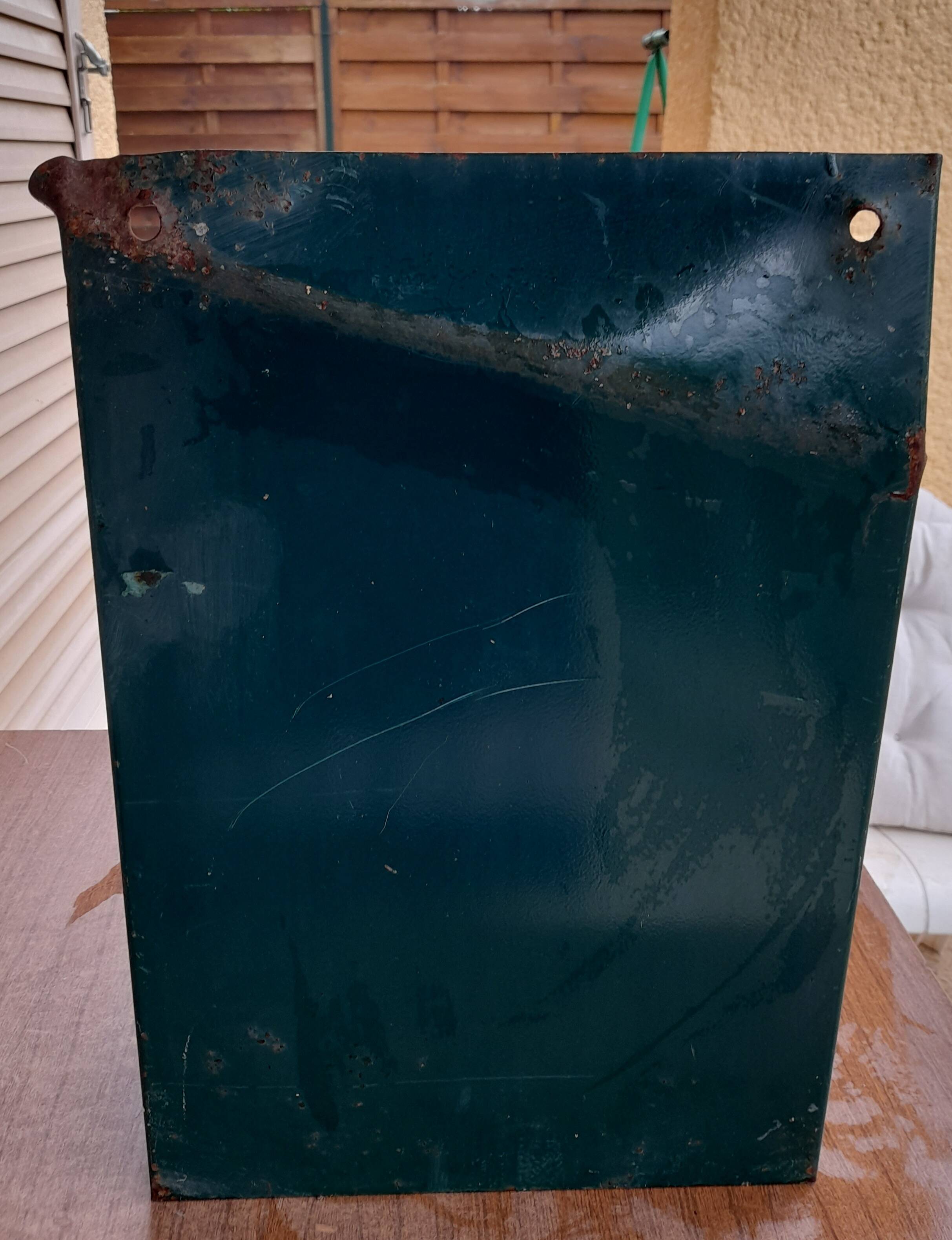 Santiago steel city trash can