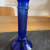 Bougeoir en verre bleu