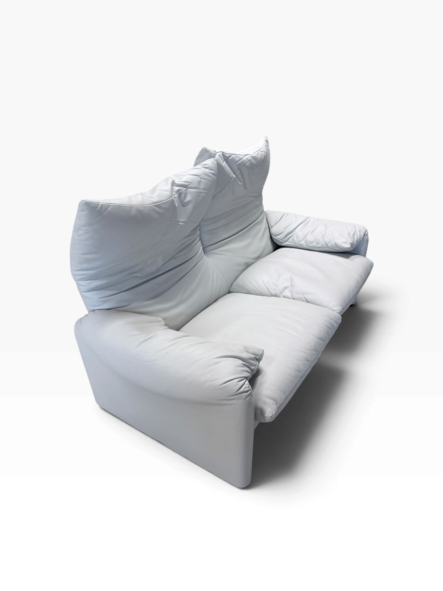 Cassina Maralunga 2-Seater Sofa by Vico Magistretti in Grey