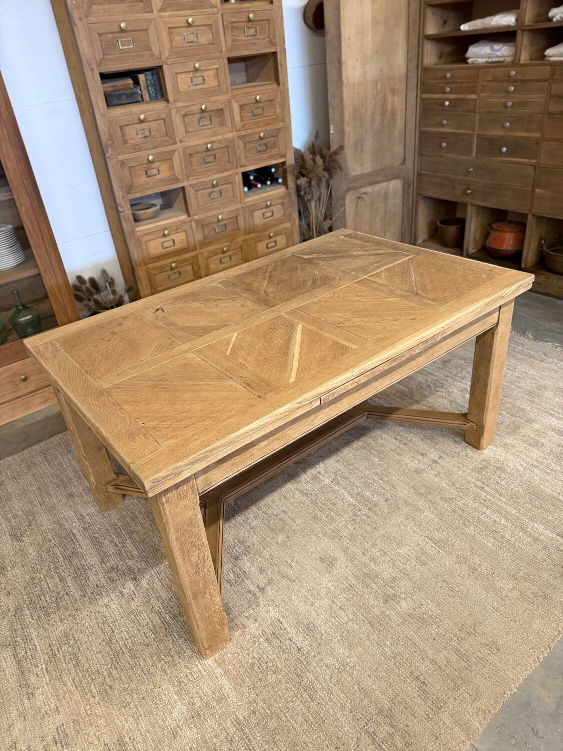 Table with integrated extensions