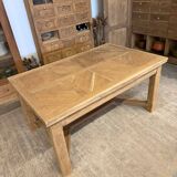 Table with integrated extensions