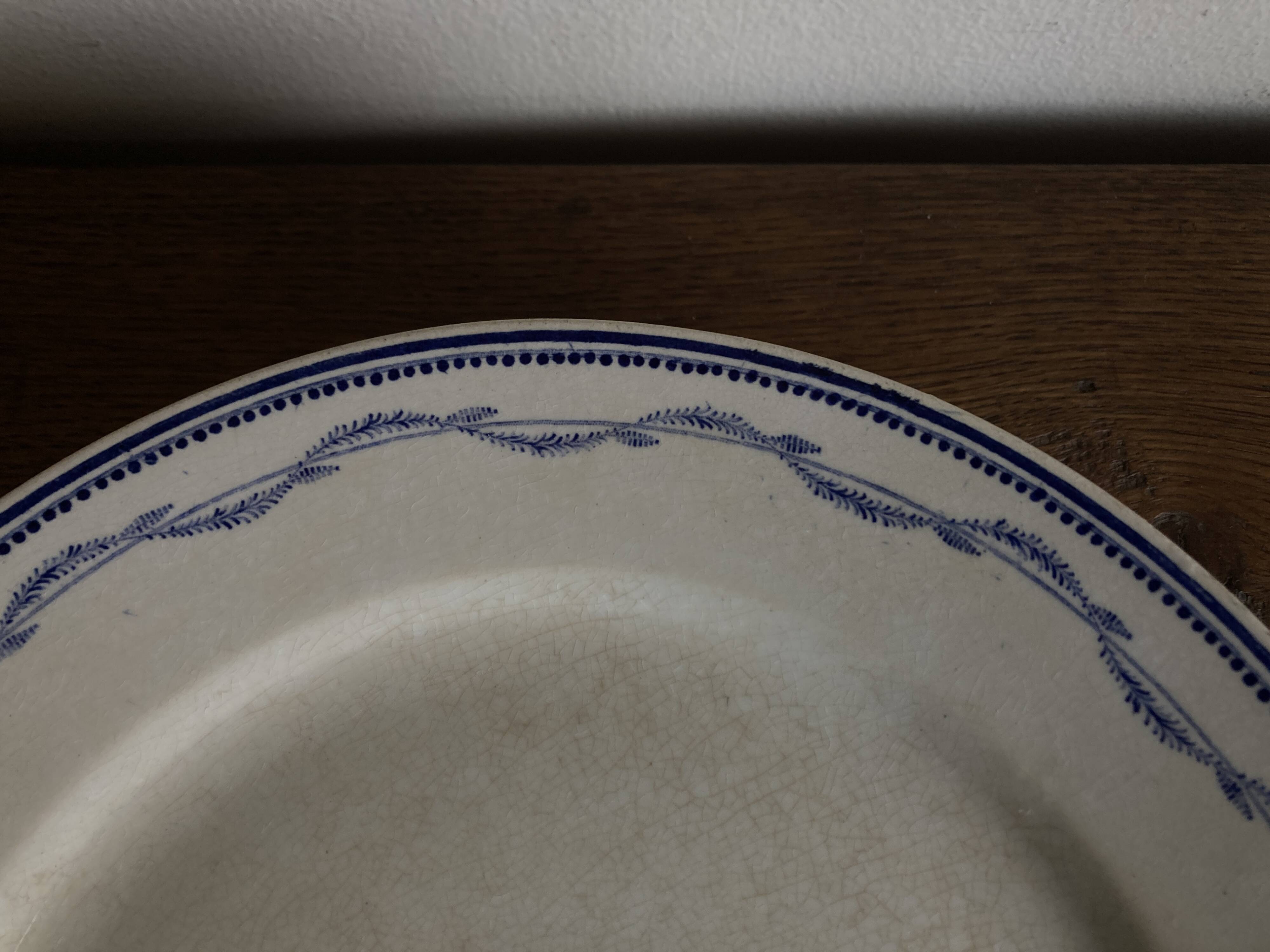 Set of 5 Tournai plates with twig neo-classical design, mid-19th century, ironstone.