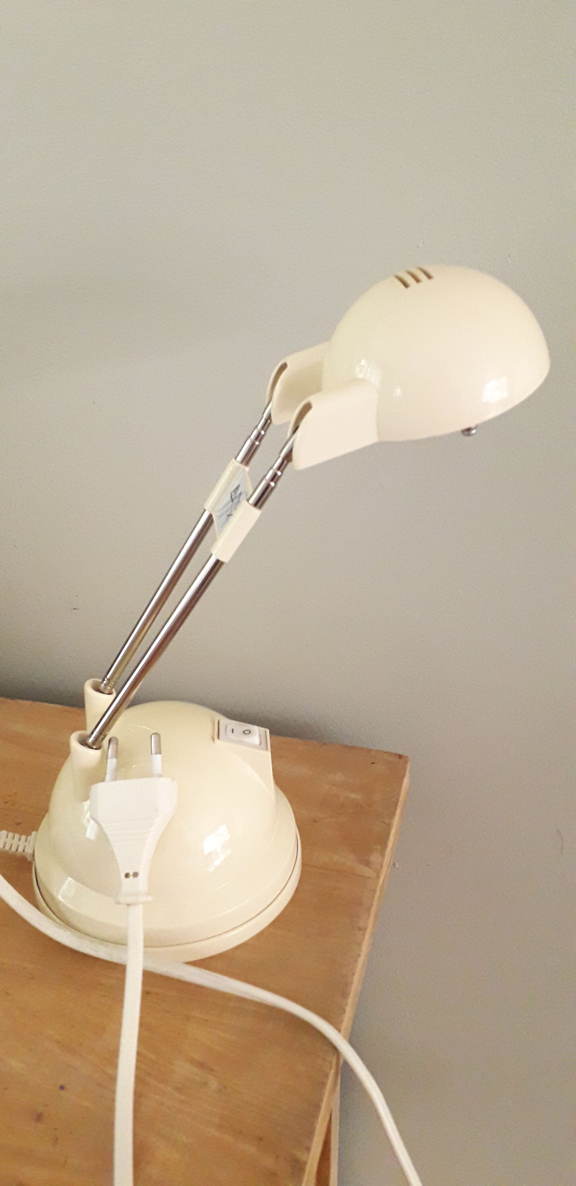 Desk lamp
