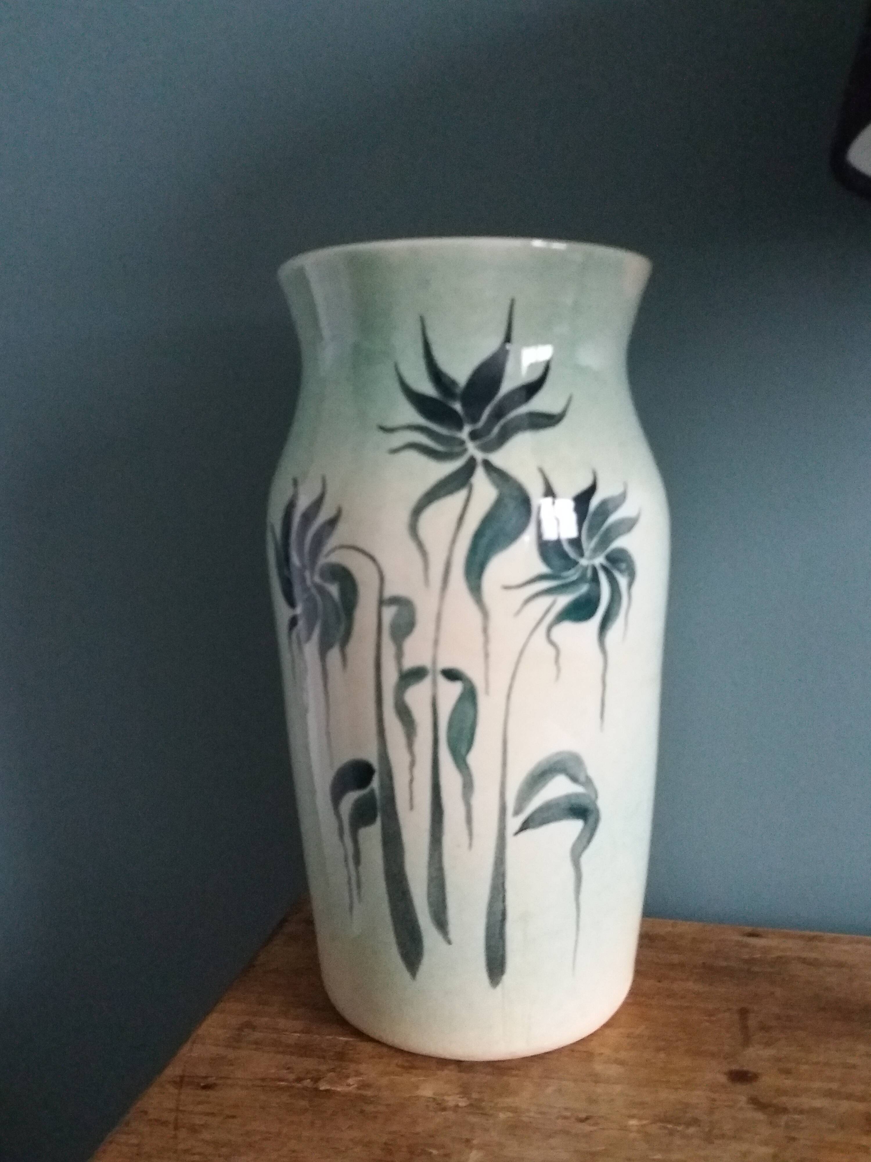 Vase signed Gabet
