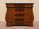 Commode marqueterie style suisse – plateau marbre de Carrare
