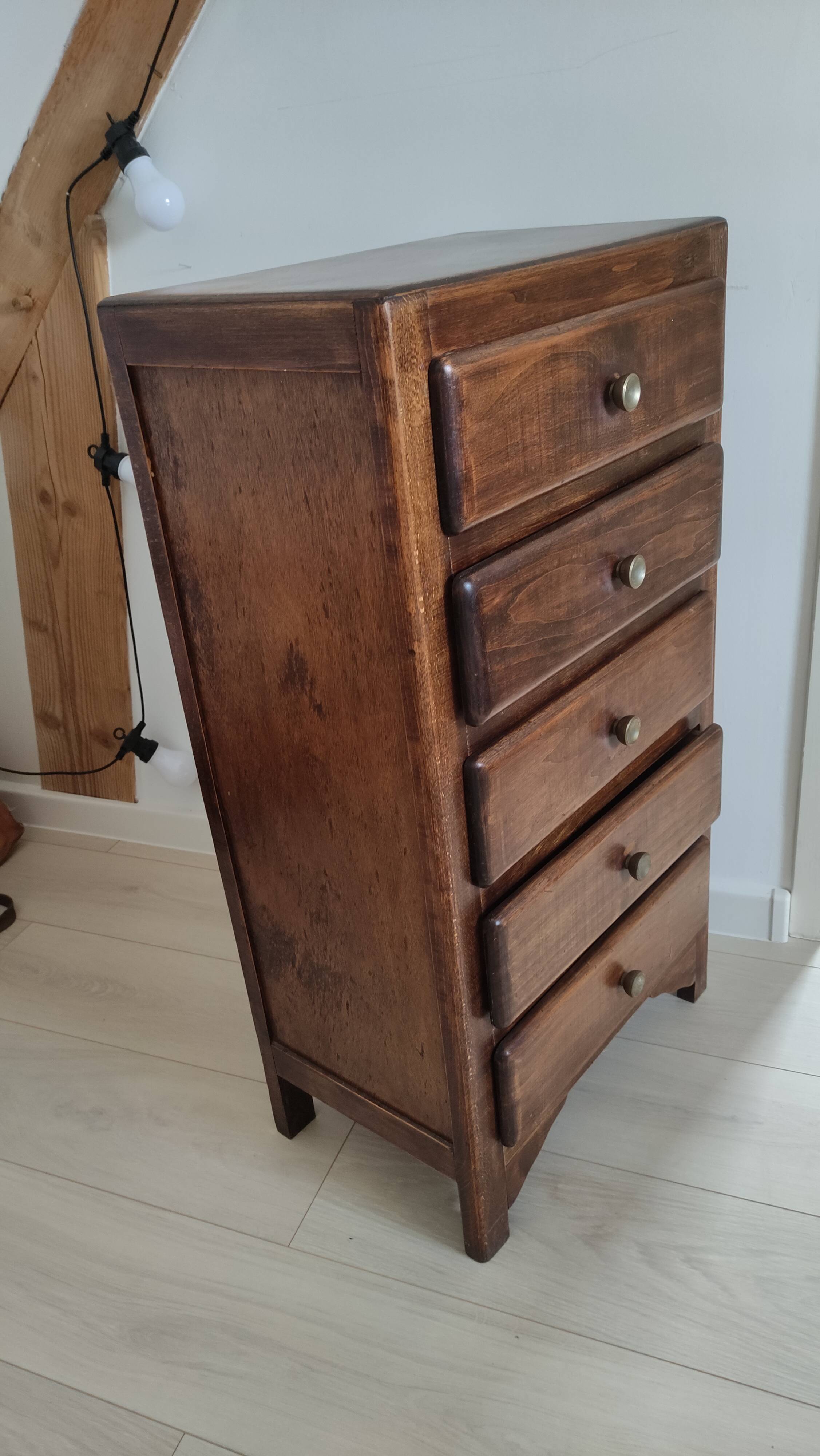 Old clother or small chest of drawers