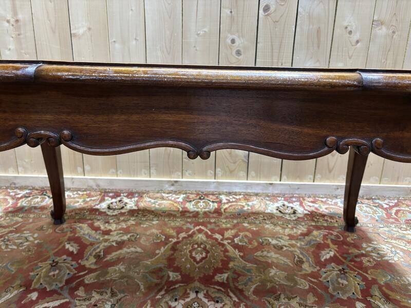 Table à manger en noyer de style Louis XV