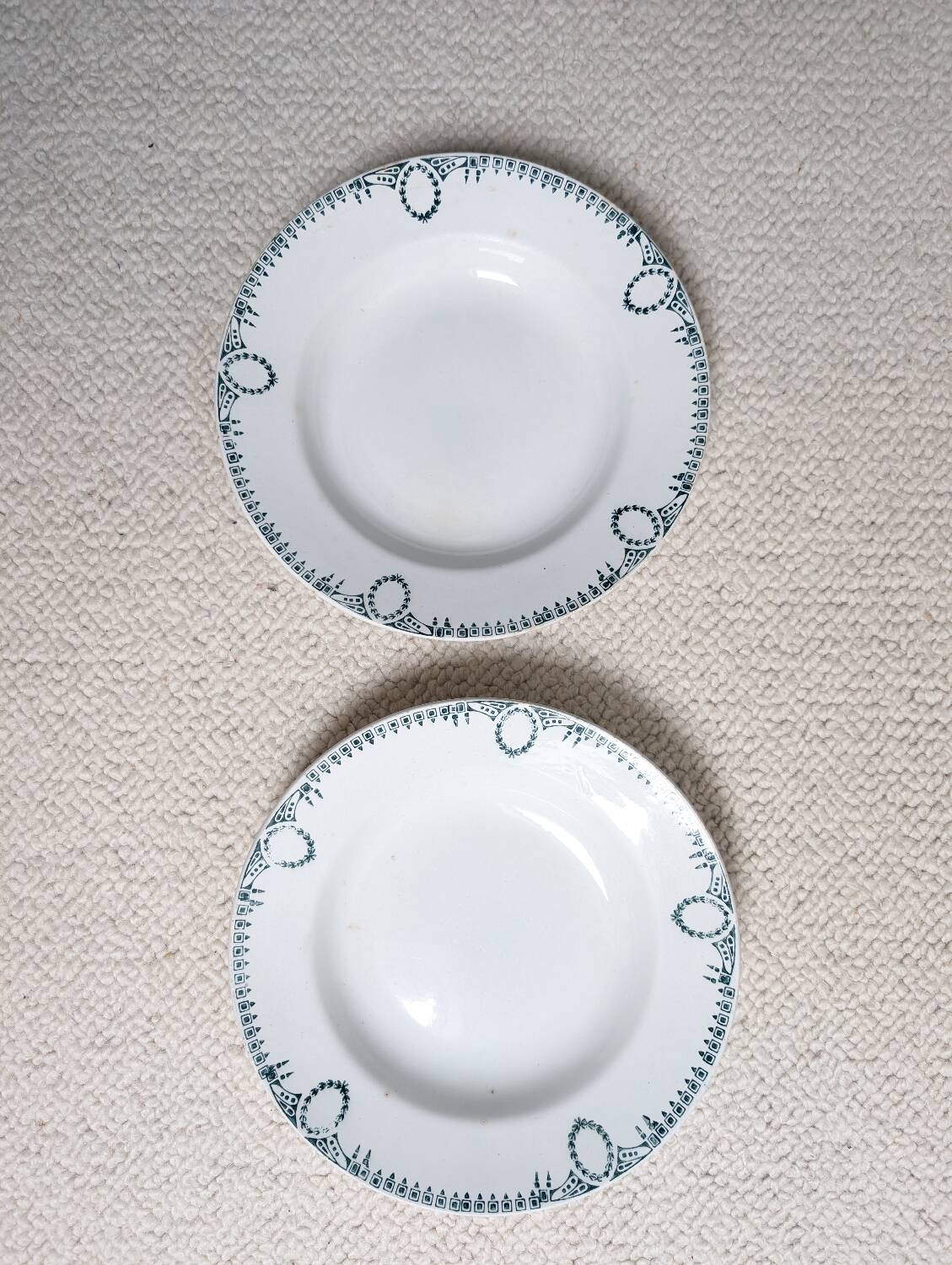 Saint Amand iron earth plates