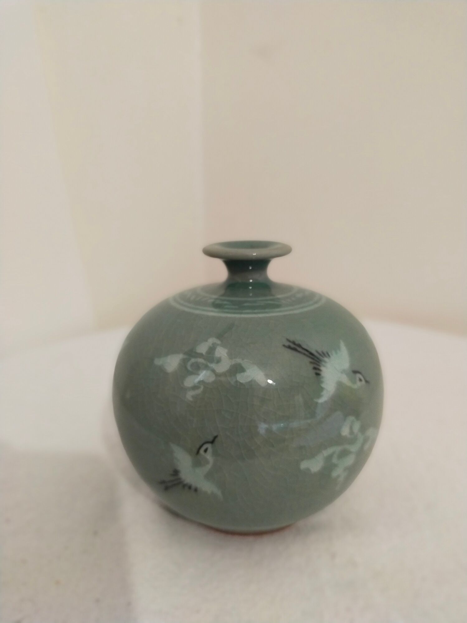 Vase céladon en porcelaine ancien traditionnel coréen