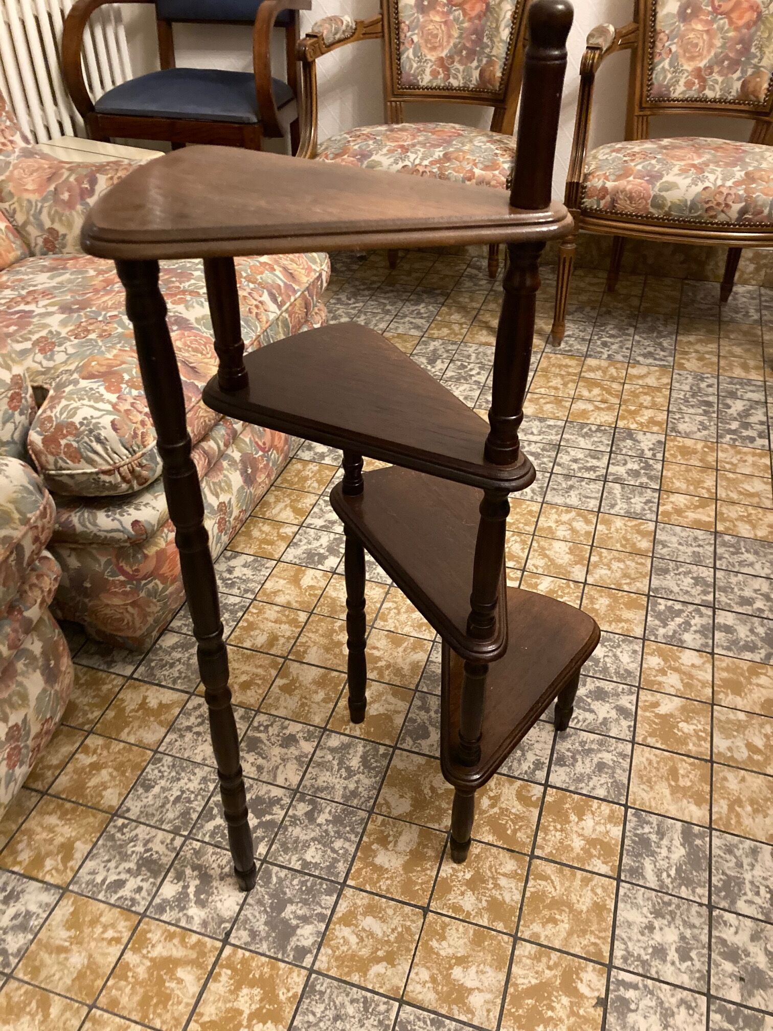 Shelf stairs plant support