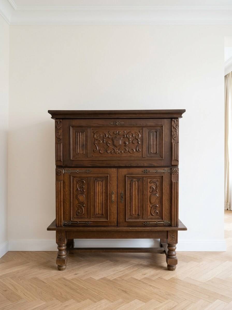 Sideboard / secretary