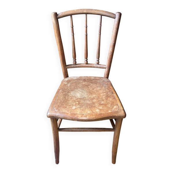 Ancienne chaise bistrot en bois – assise décorée – mobilier rustique