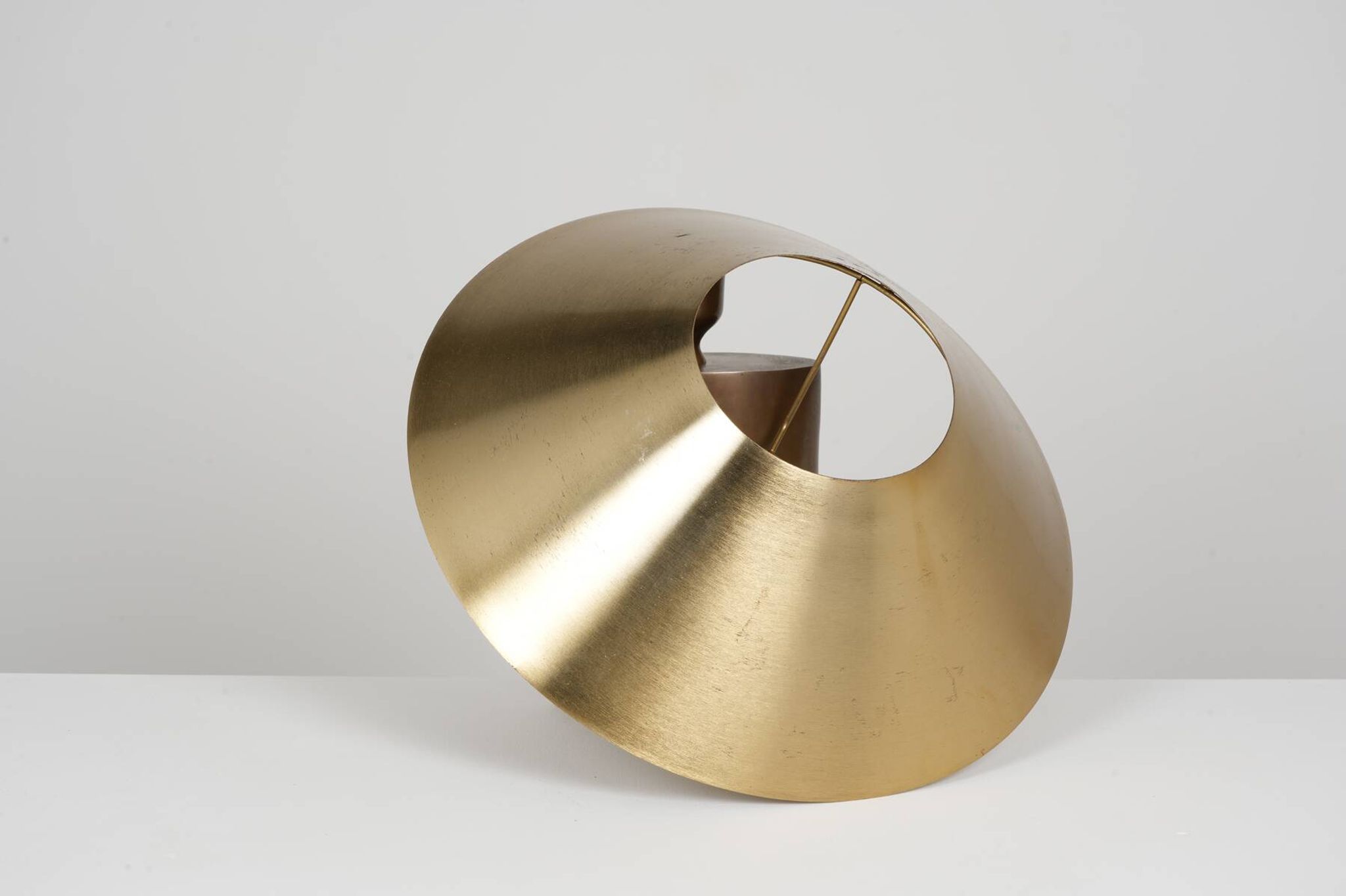 Lampe patinée en bronze et acier doré circa 1990