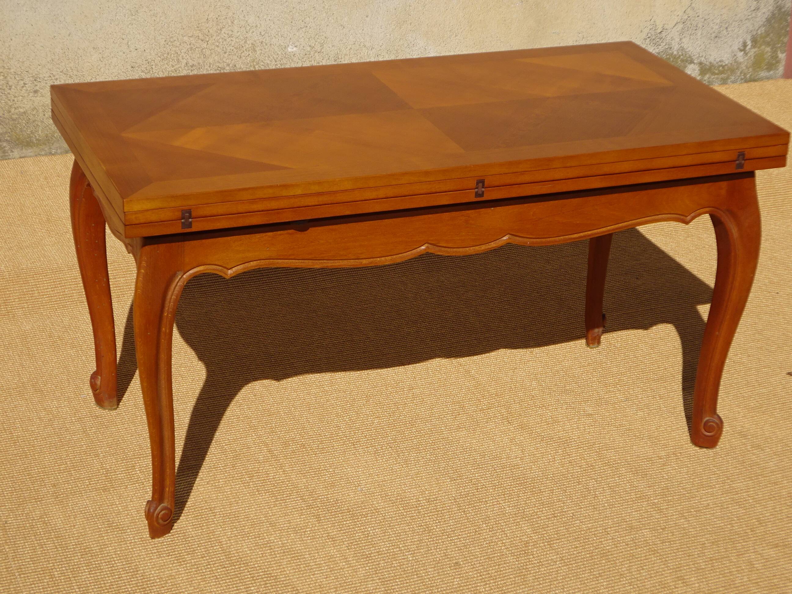 Coffee table, rises and opens, inspired by Albert Ducrot.