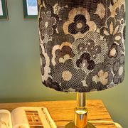 Lampe laiton et velours 1970