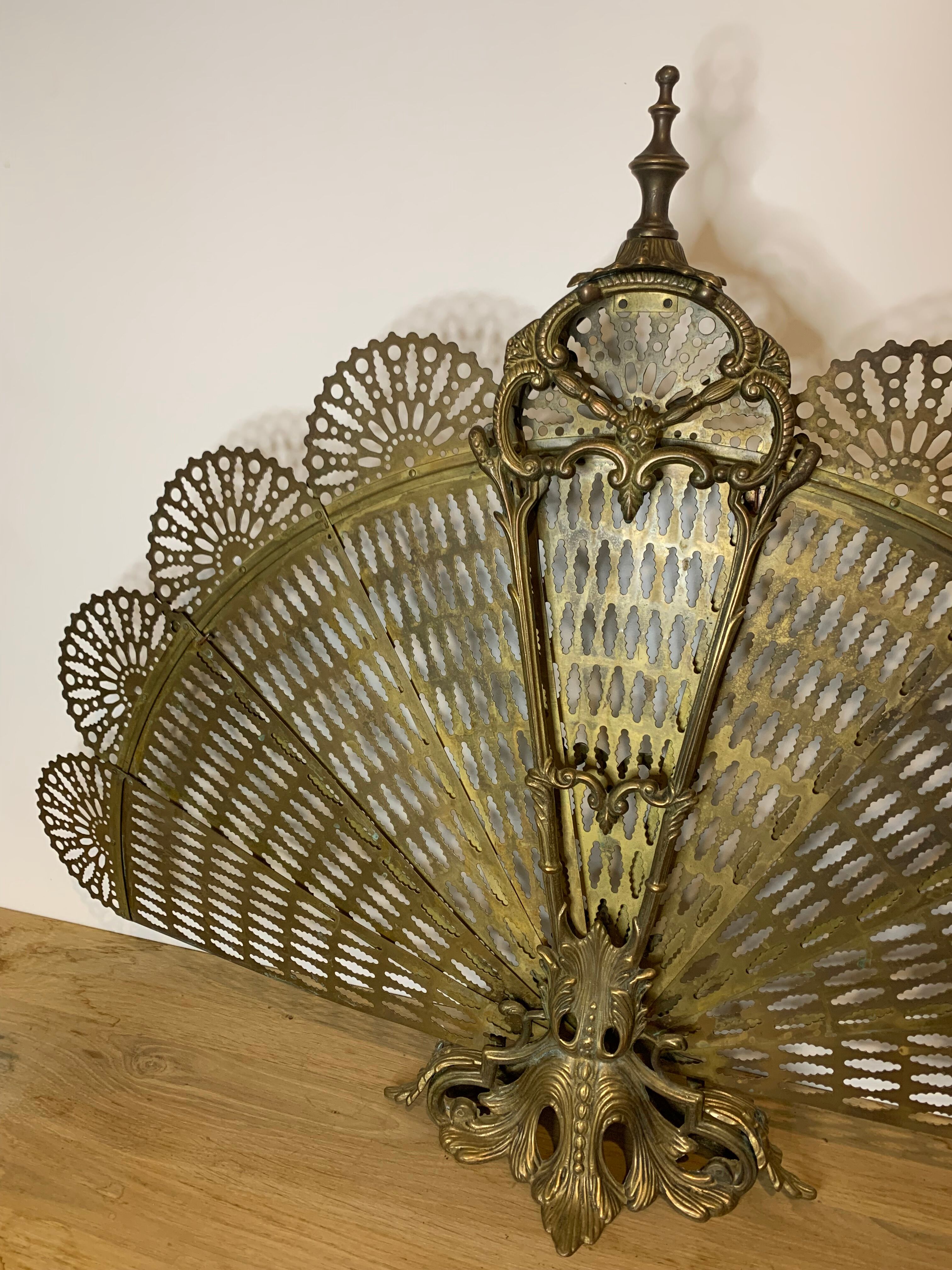 Firewall foldable fan "peacock" - brass bronze late nineteenth century