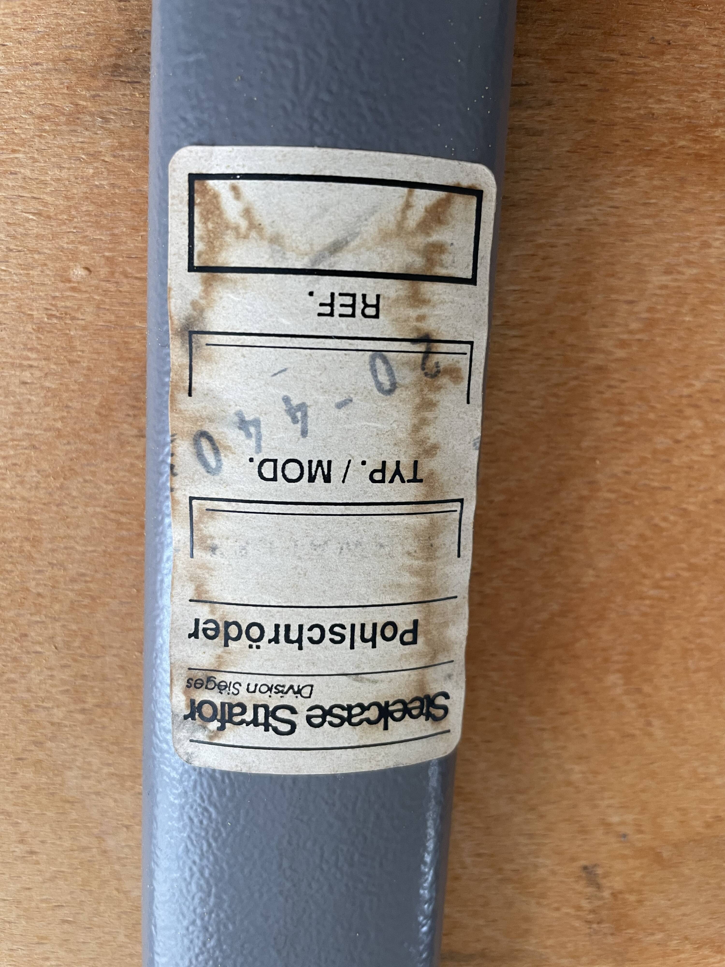 2 Steelcase Strafor chairs 420-440