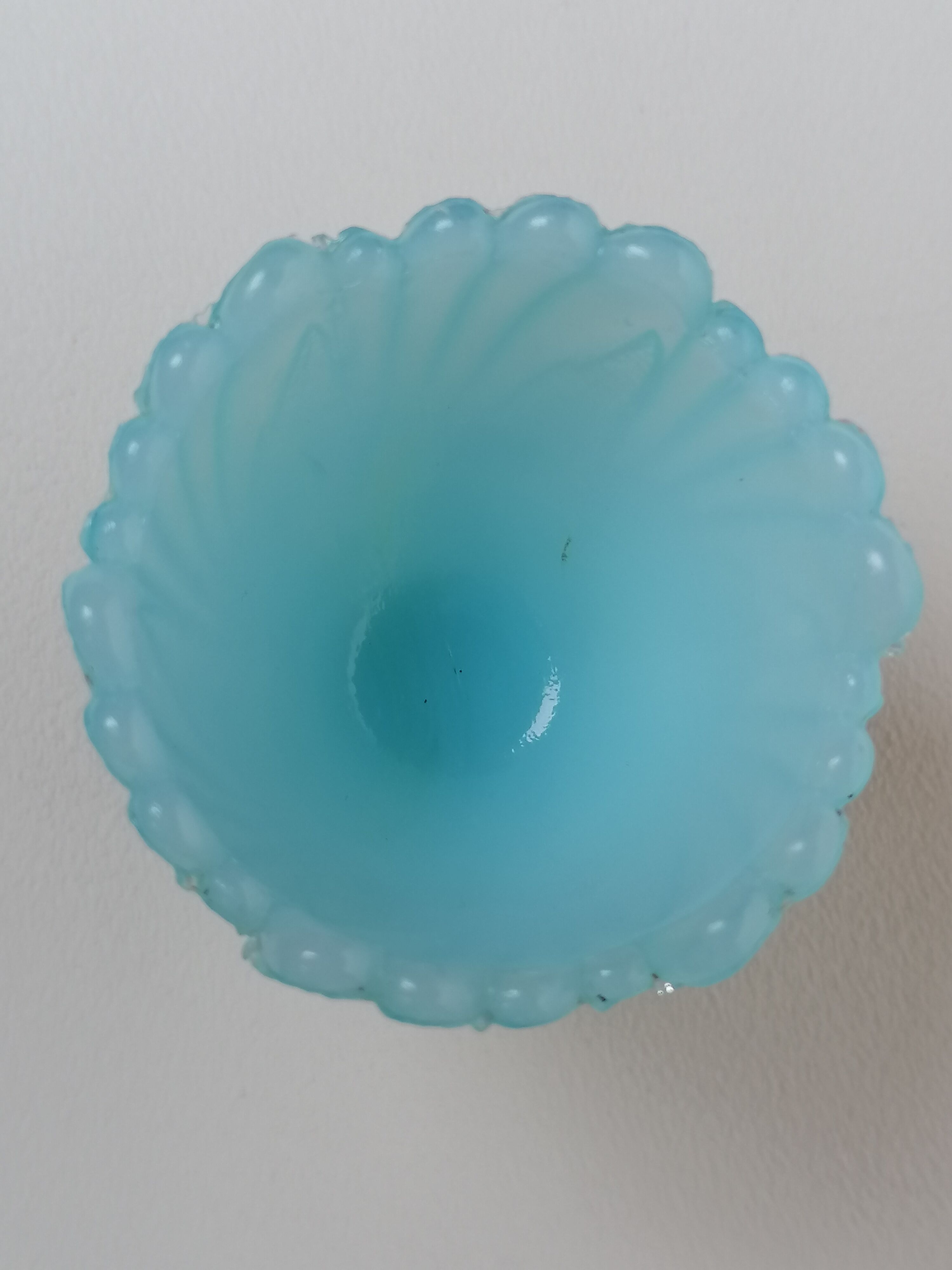 Duo de coquetiers en opaline de foire