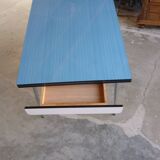 Table formica bleu