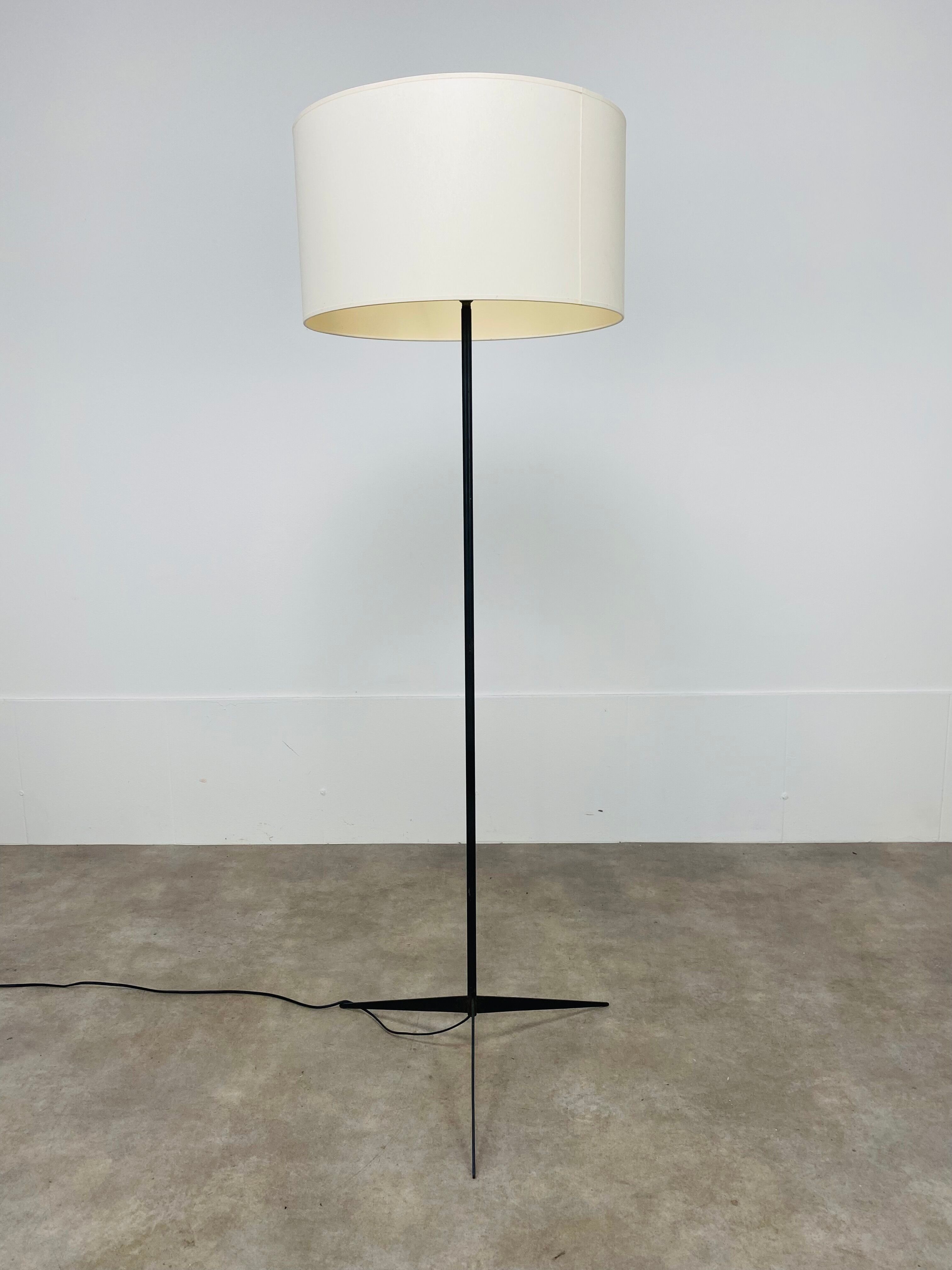 Tripod floor lamp 50s black metal