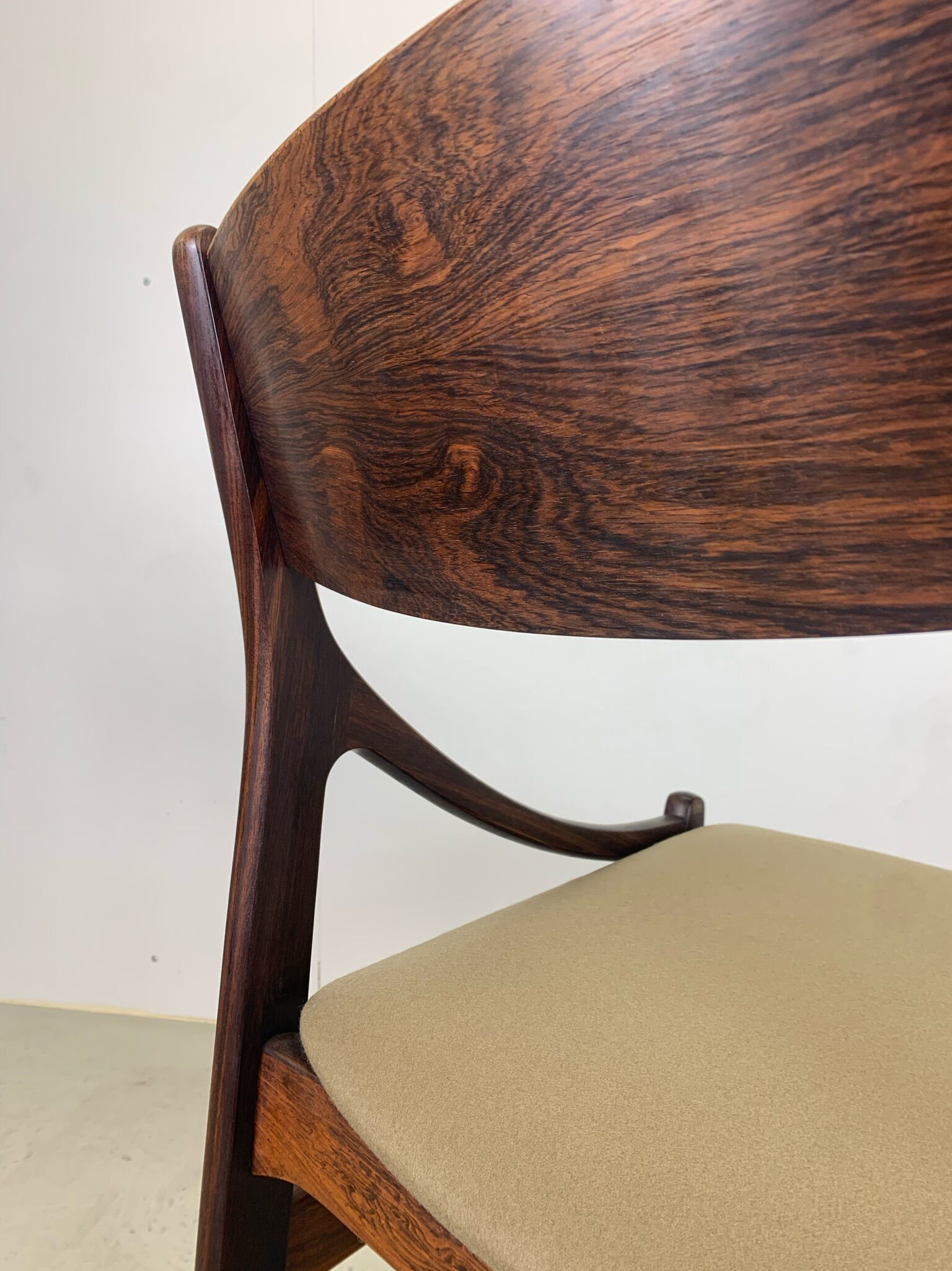 Set table and chairs in palisander