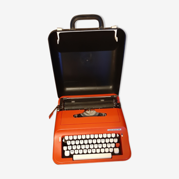 Typewriter Underwood 319