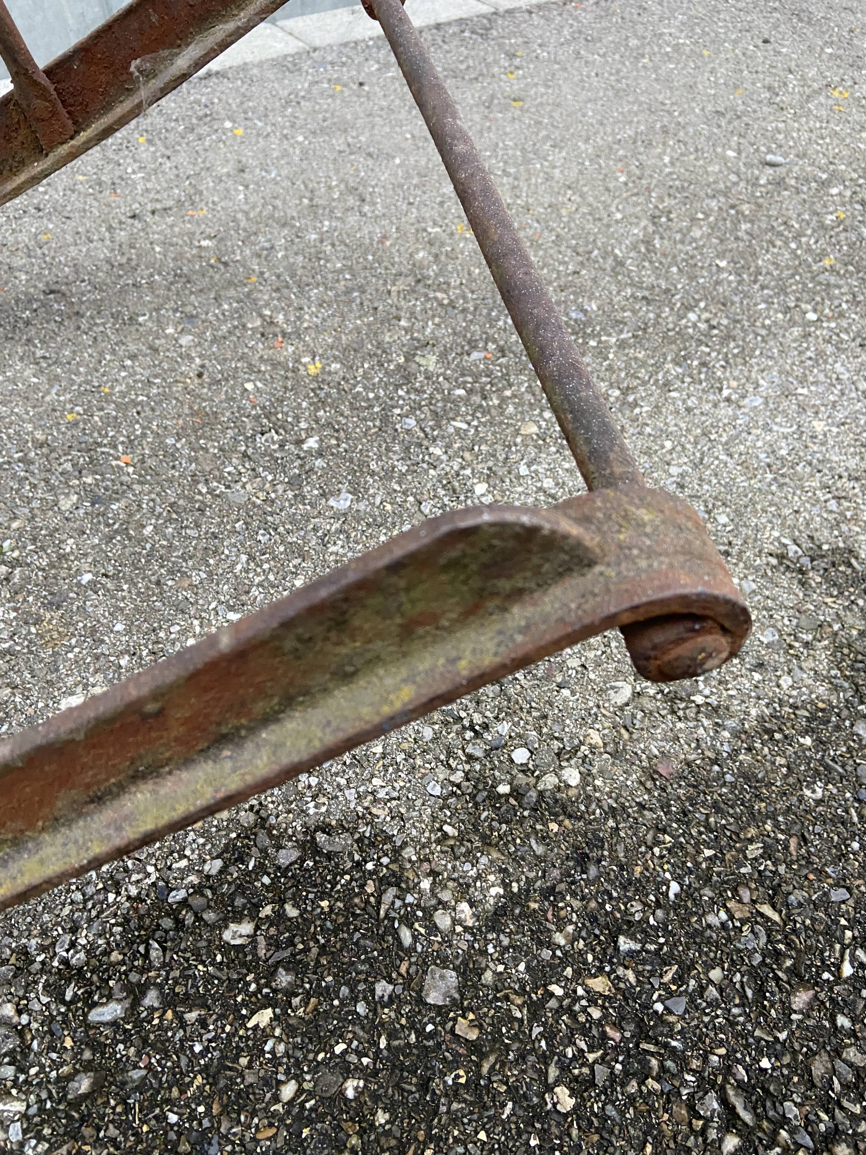 Double child swing old 1900