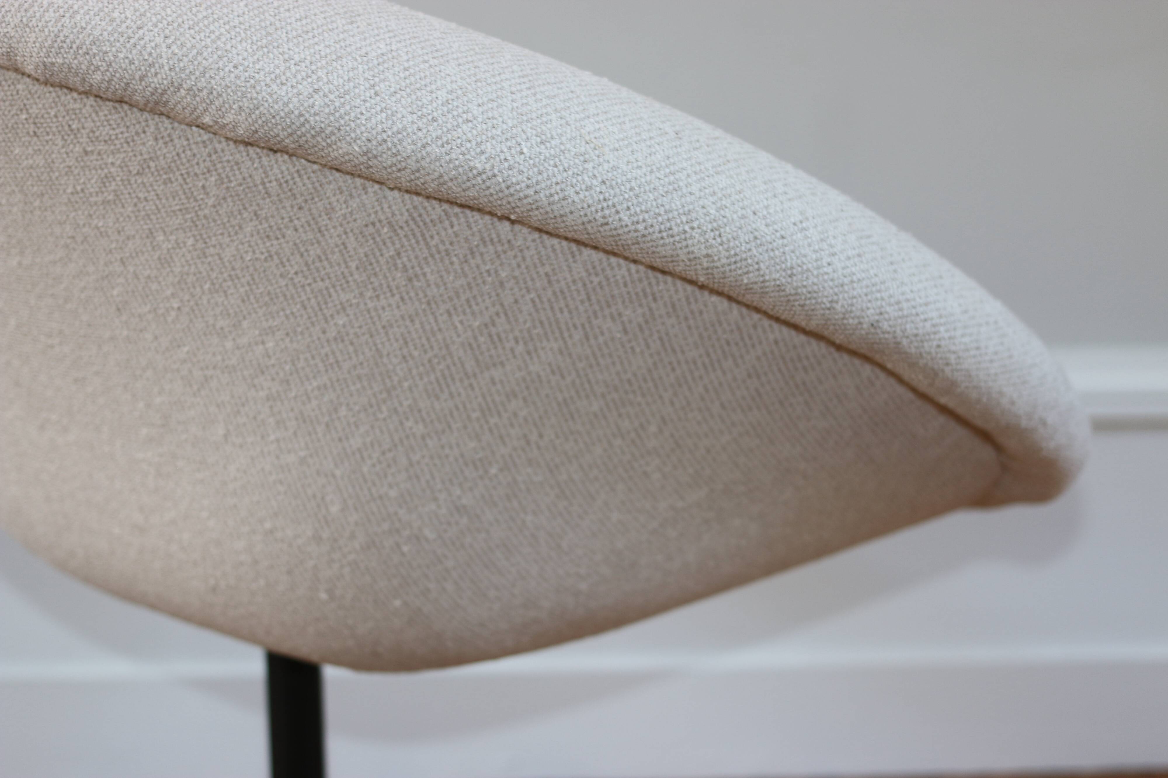 Vintage Globe armchairs Pierre Paulin, Artifort