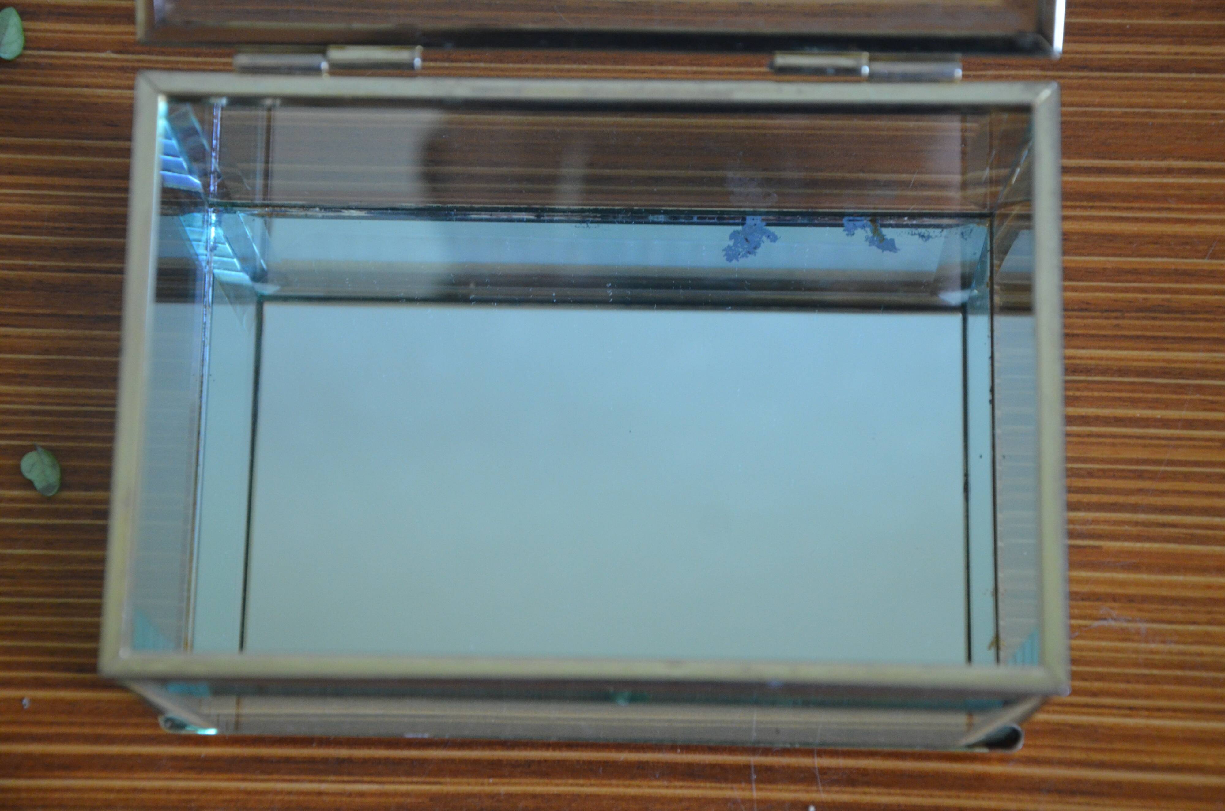 Glass and mirror jewellery box