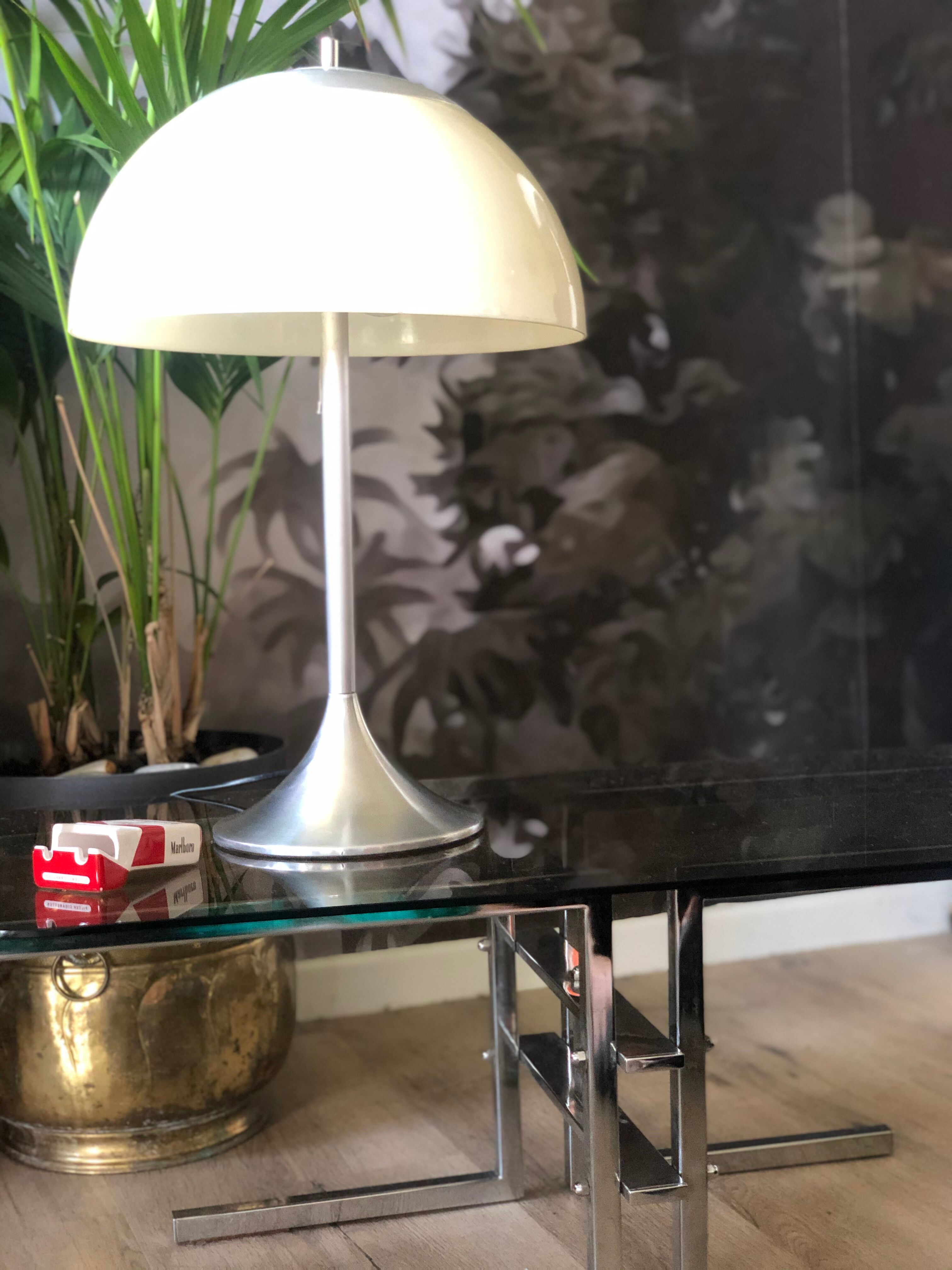 Mushroom lamp foot tulip