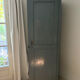 Armoire parisienne ancienne patinée, avec étagères amovibles 