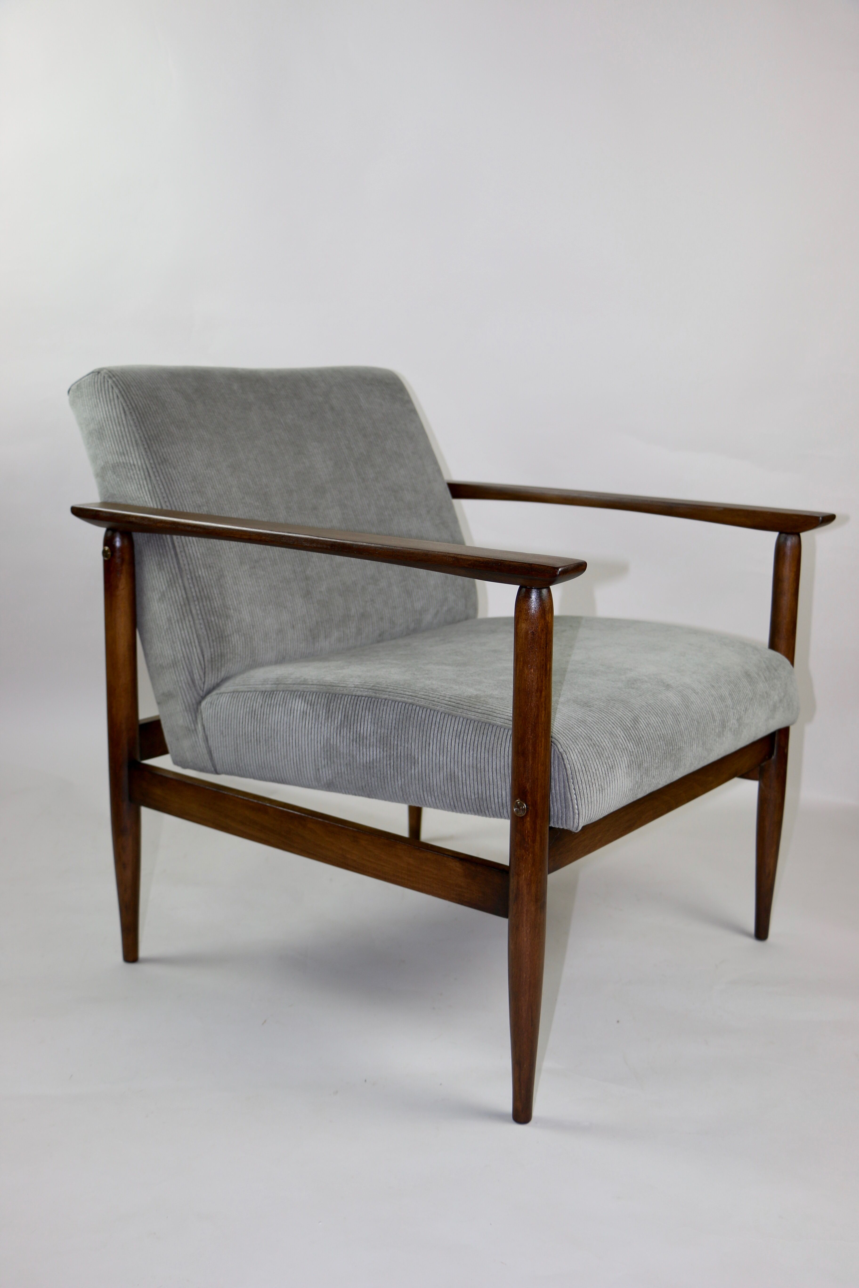 Fauteuil classique en velours côtelé, années 1970