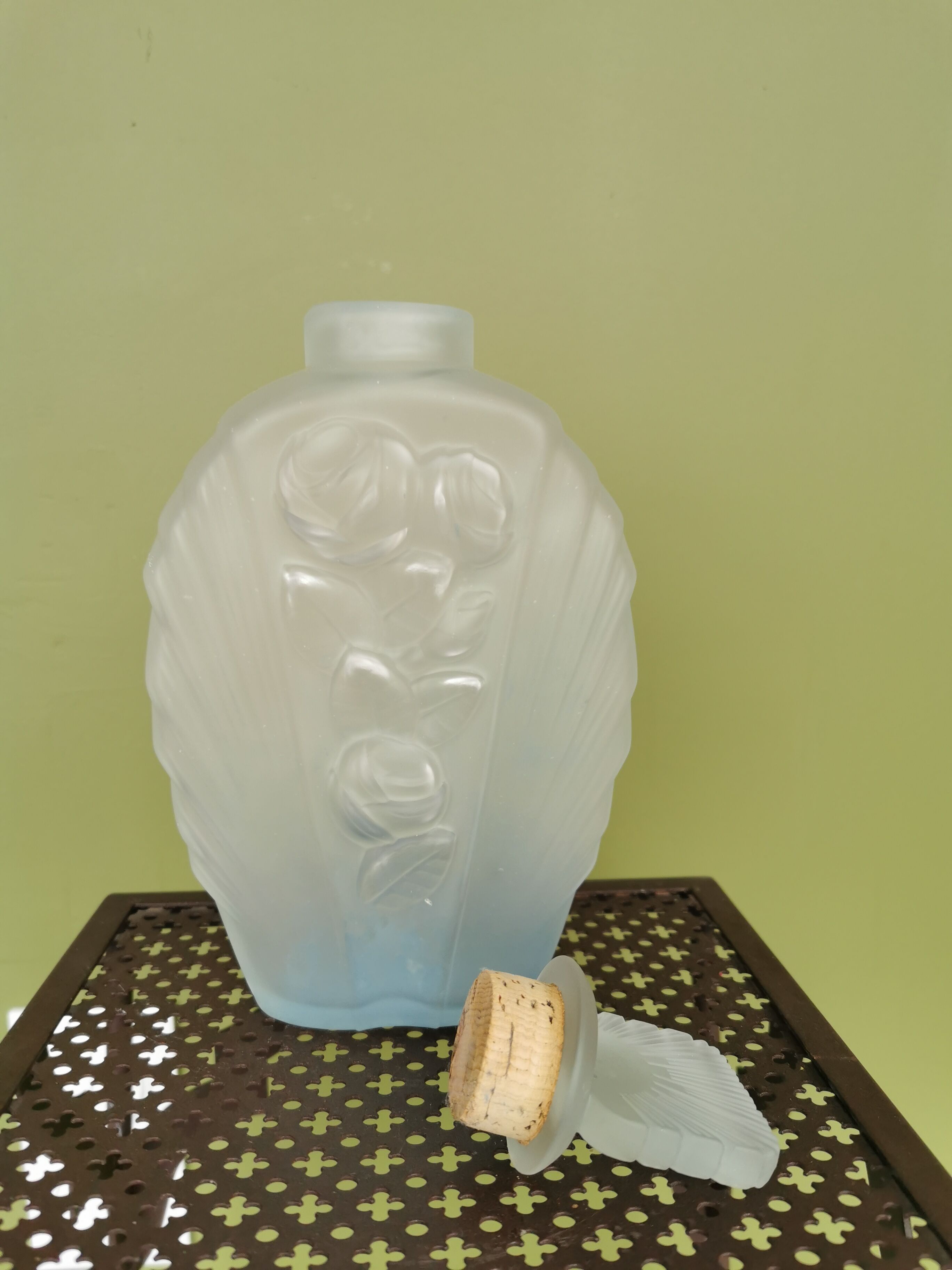 Carafe art déco en verre dépoli