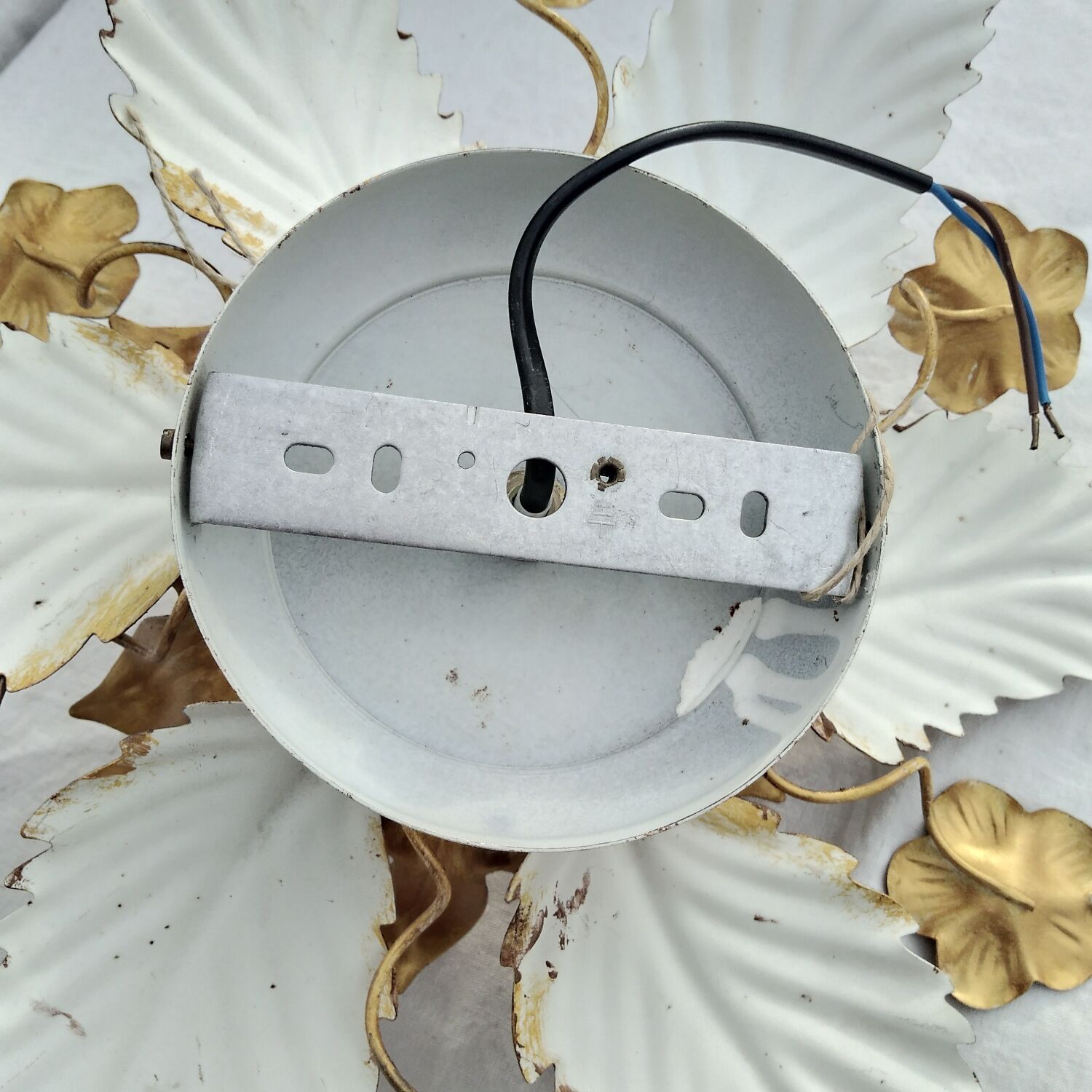 Ceiling lamp golden flowers