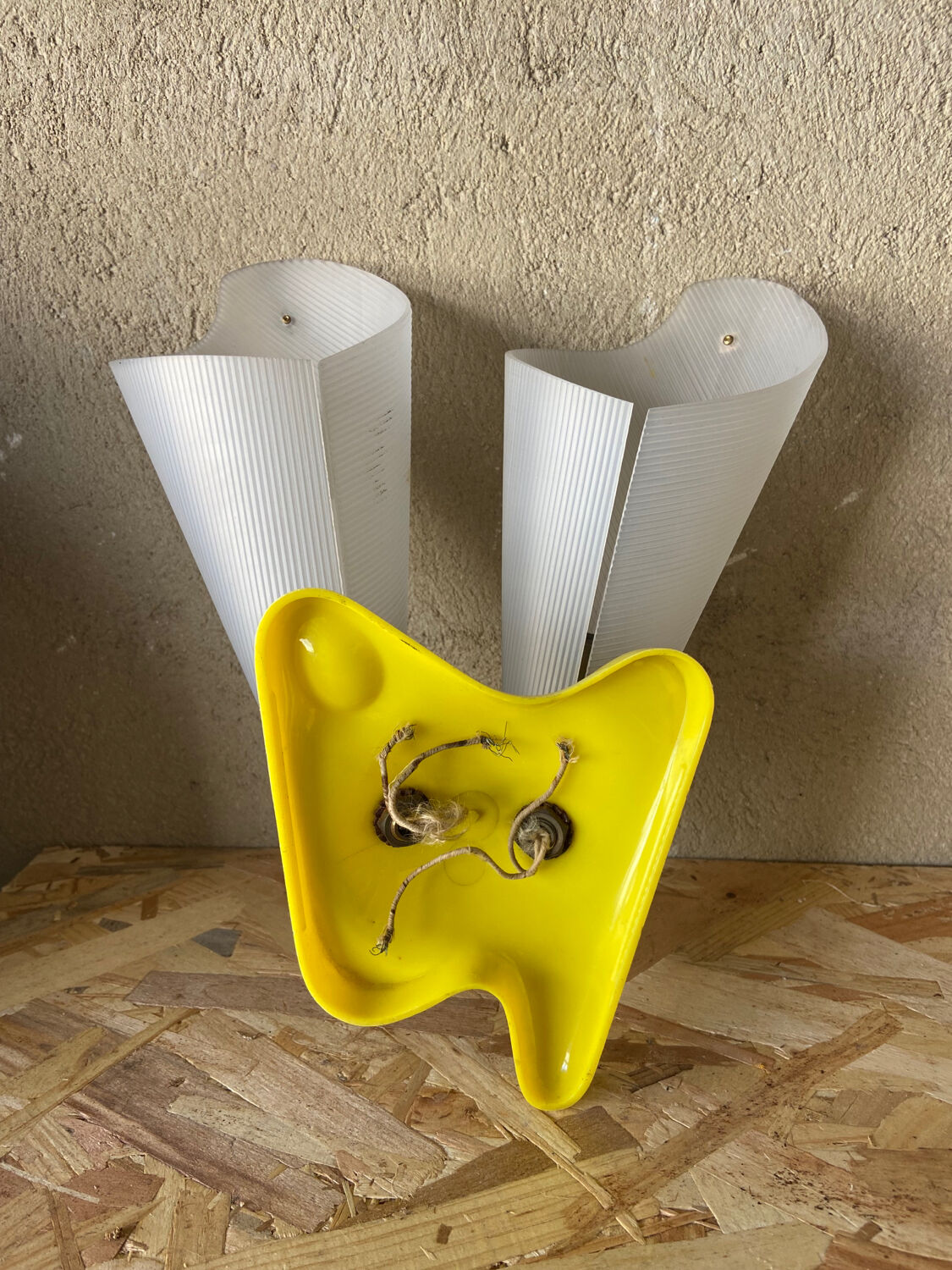 Wall lamp in Bakelite 70s