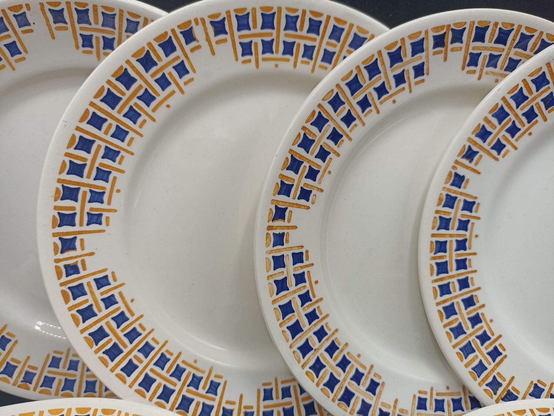 6 flat plates Maryse by Givors