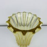 Vase art déco par Pierre D'Avesn, verre jaune
