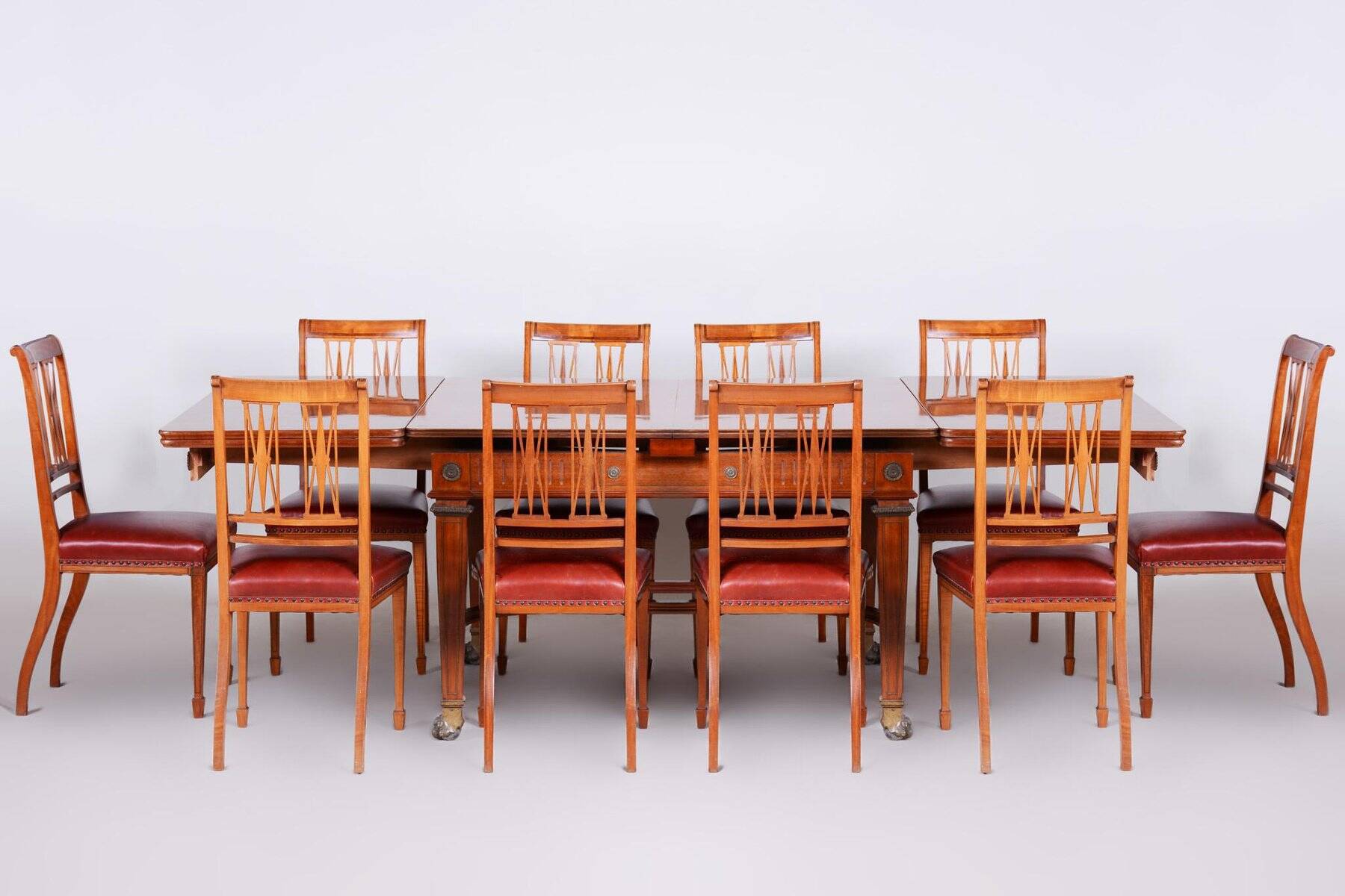 19th Century French Extendable Table in Mahogany