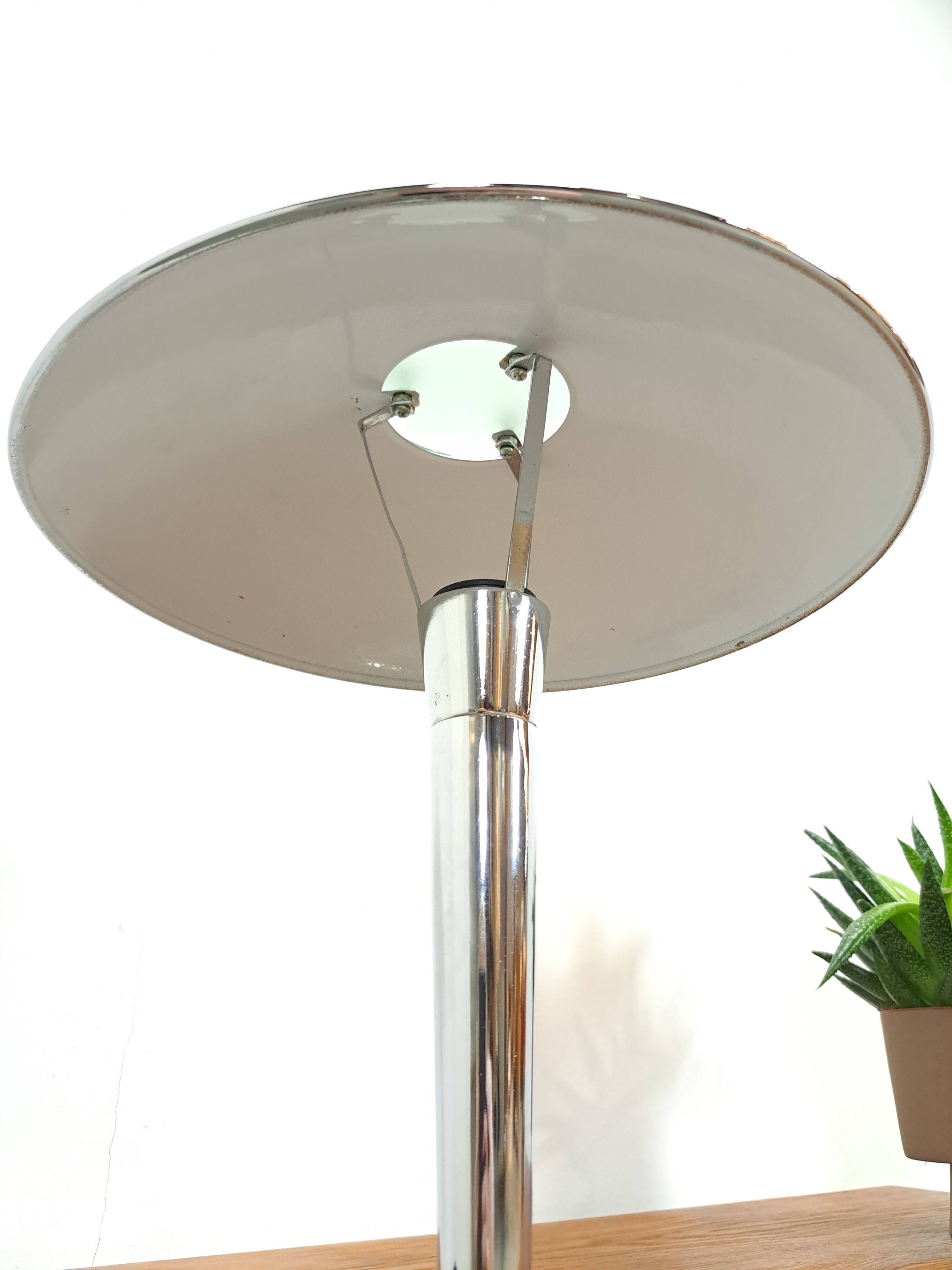 Chromen lamp met glazen details, tafellamp