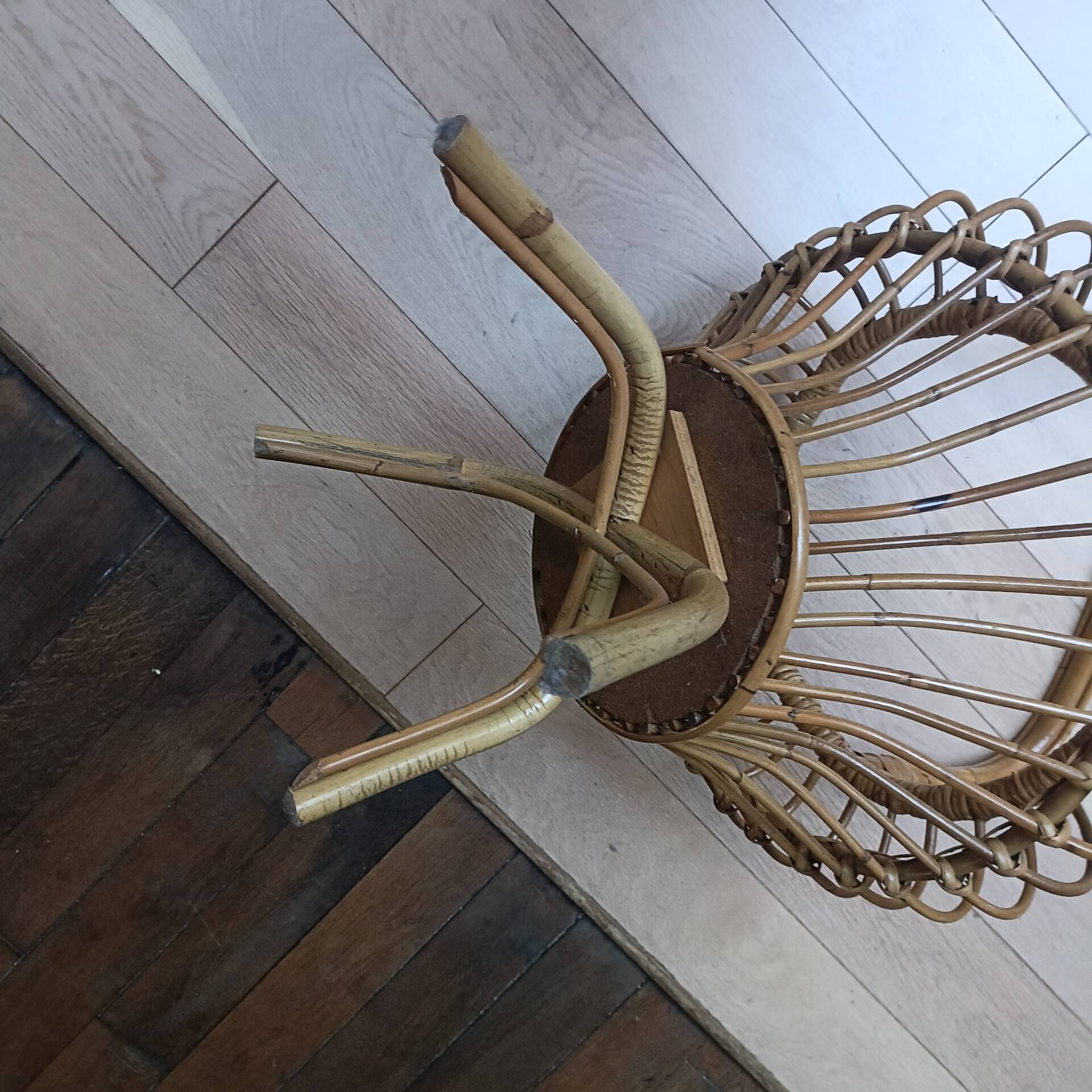 Travailleuse en rotin vintage