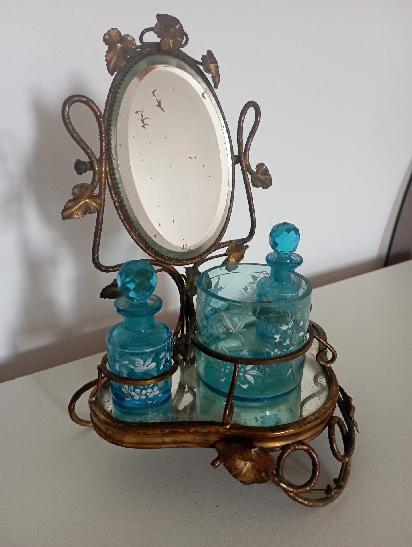 Miroir garniture de toilette