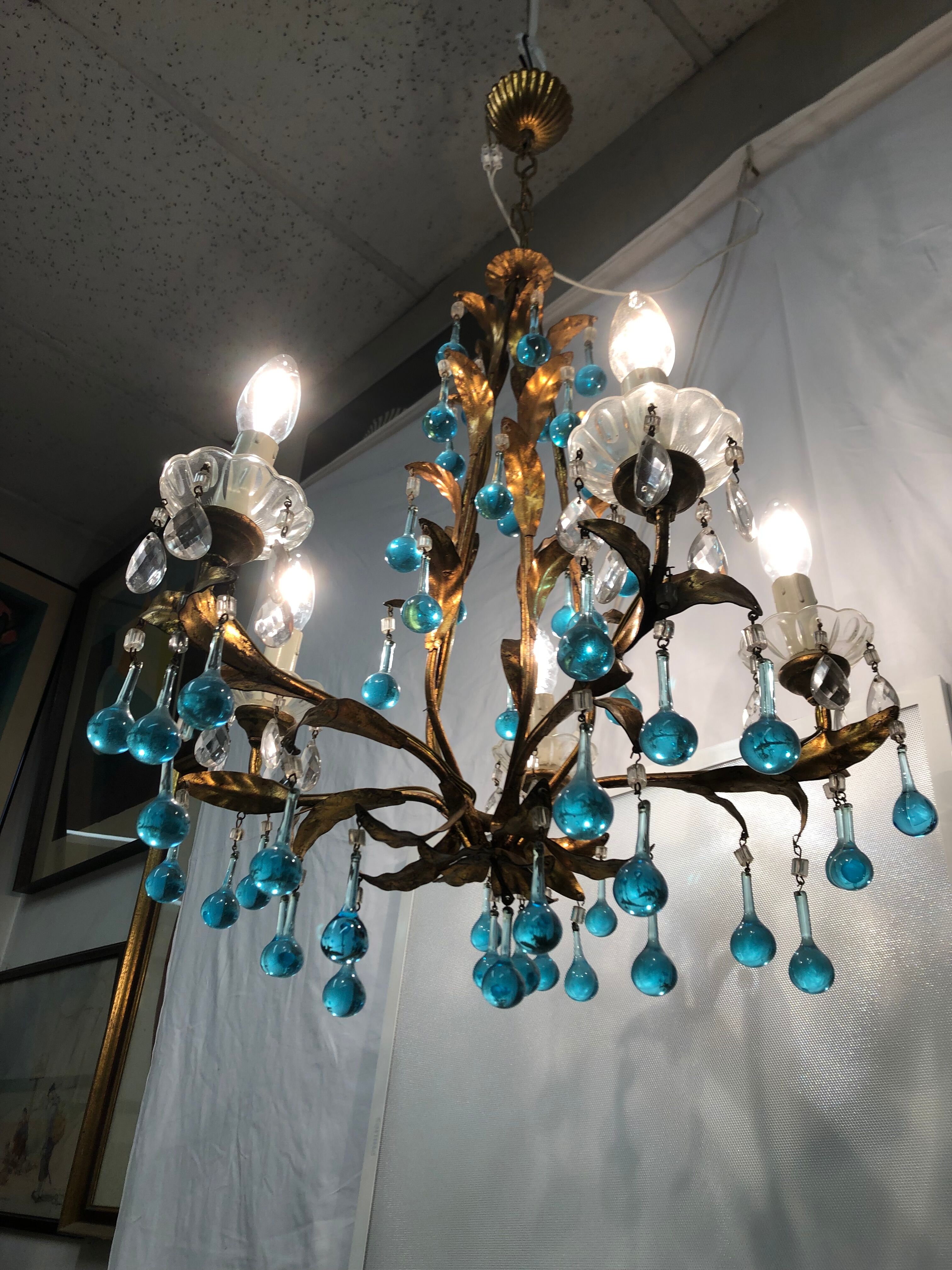 Chandelier with pearl grapevines