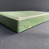Covered strawberry service box