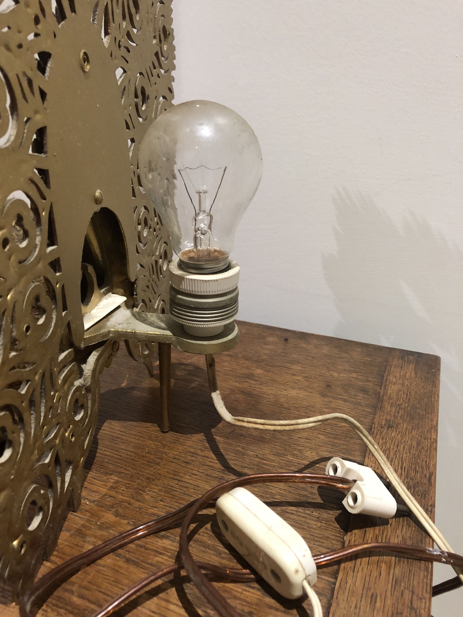 Lampe paon dorée