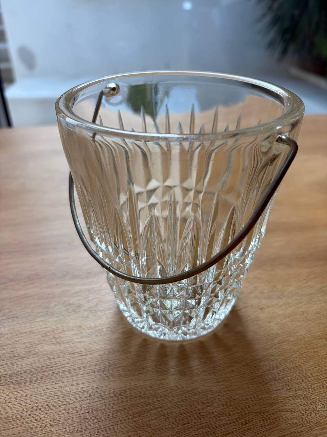 Glass ice bucket, stainless steel handle