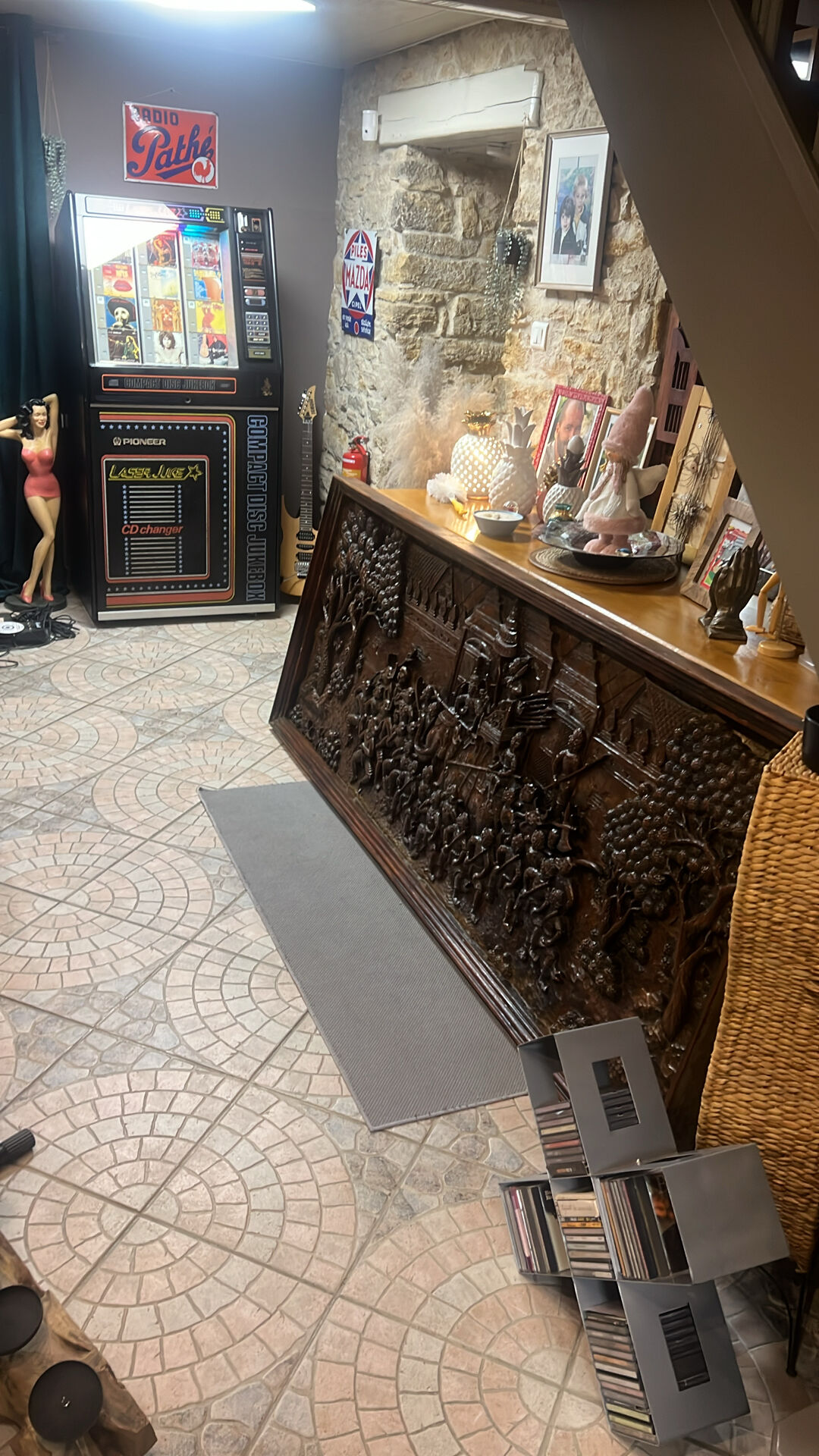 Large Balinese carved panel - scene from the Ramayana